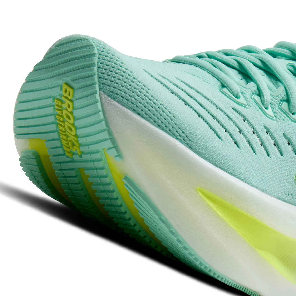 الحذاء القادم من الفضاء / الإصدار النسائي
بروكس جليسرين ماكس 2
الحجز المسبق يصل الأسبوع الثاني يناير