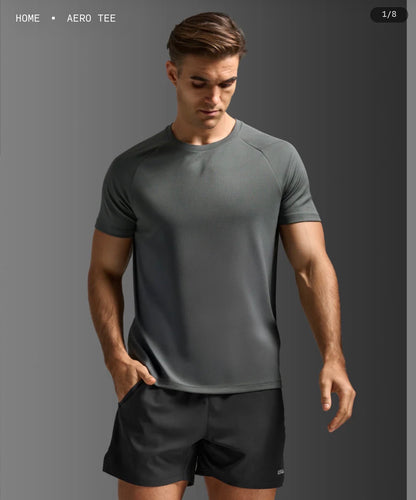 2XU تيشيرت ركض
يتوفر في الأسبوع الرابع من يناير "إن شاء الله"