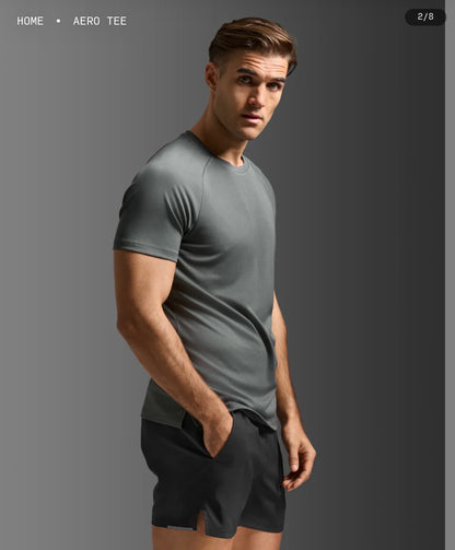 2XU تيشيرت ركض
يتوفر في الأسبوع الرابع من يناير "إن شاء الله"