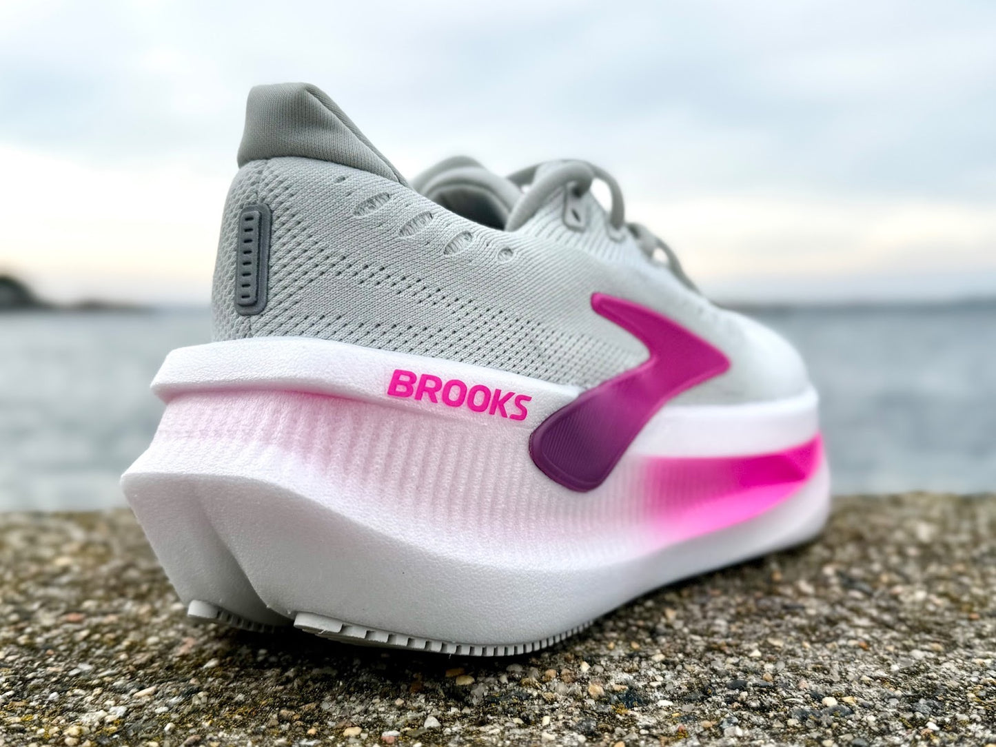 الحذاء القادم من الفضاء / الإصدار النسائي
بروكس جليسرين ماكس 2
الحجز المسبق يصل الأسبوع الثاني يناير