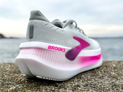 الحذاء القادم من الفضاء / الإصدار النسائي
بروكس جليسرين ماكس 2
الحجز المسبق يصل الأسبوع الثاني يناير