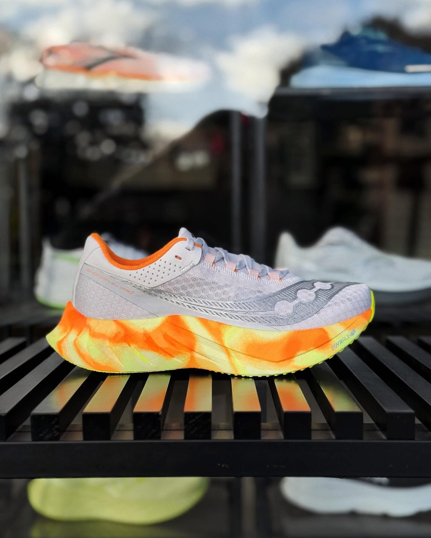 سوكوني برو 4 , حذاء السباقات متعدد المهام