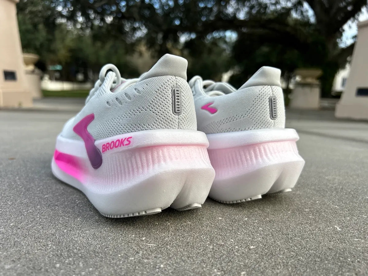 الحذاء القادم من الفضاء / الإصدار النسائي
بروكس جليسرين ماكس 2
الحجز المسبق يصل الأسبوع الثاني يناير