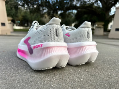 الحذاء القادم من الفضاء / الإصدار النسائي
بروكس جليسرين ماكس 2
الحجز المسبق يصل الأسبوع الثاني يناير