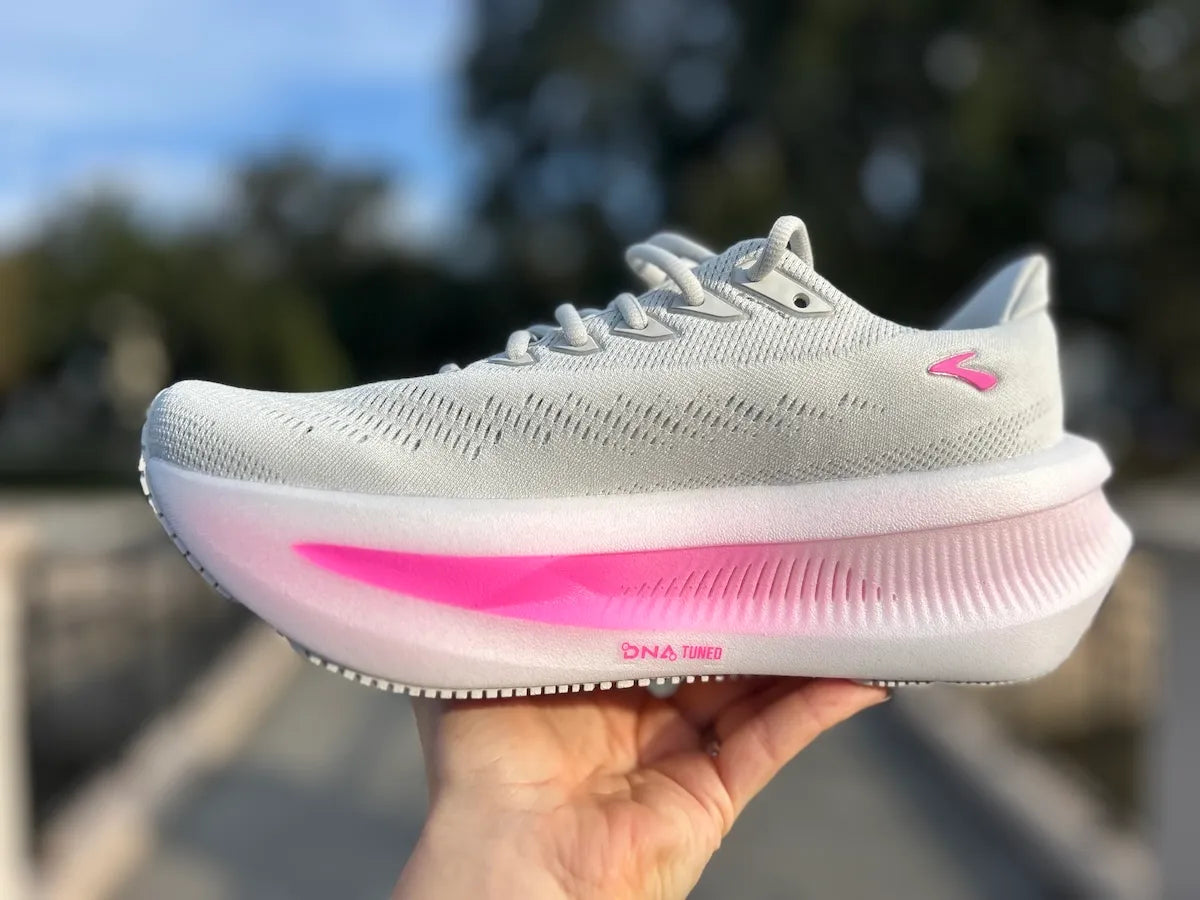 الحذاء القادم من الفضاء / الإصدار النسائي
بروكس جليسرين ماكس 2
الحجز المسبق يصل الأسبوع الثاني يناير