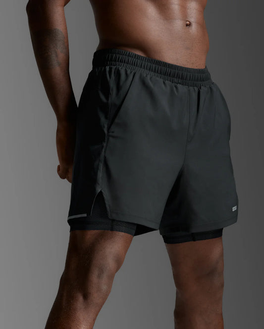 2XU شورت ركض عالي الأداء ٢*١ اللون الأسود